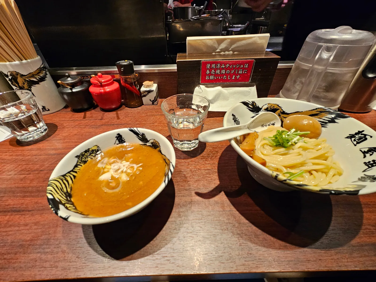 しんじゅく謎解きワールドタウン 新宿にねむる秘宝と未来からの調査員のナゾ活写真