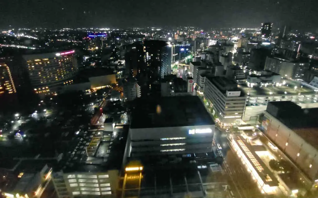 閉ざされた夜の展望台 in メディアシップのナゾ活写真