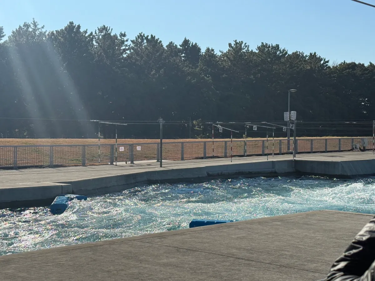 リアル謎解きRPG「水の聖地からの脱出」
カヌー・スラロームセンター編「～流れゆく運命と黄金のメモリア～」のナゾ活写真