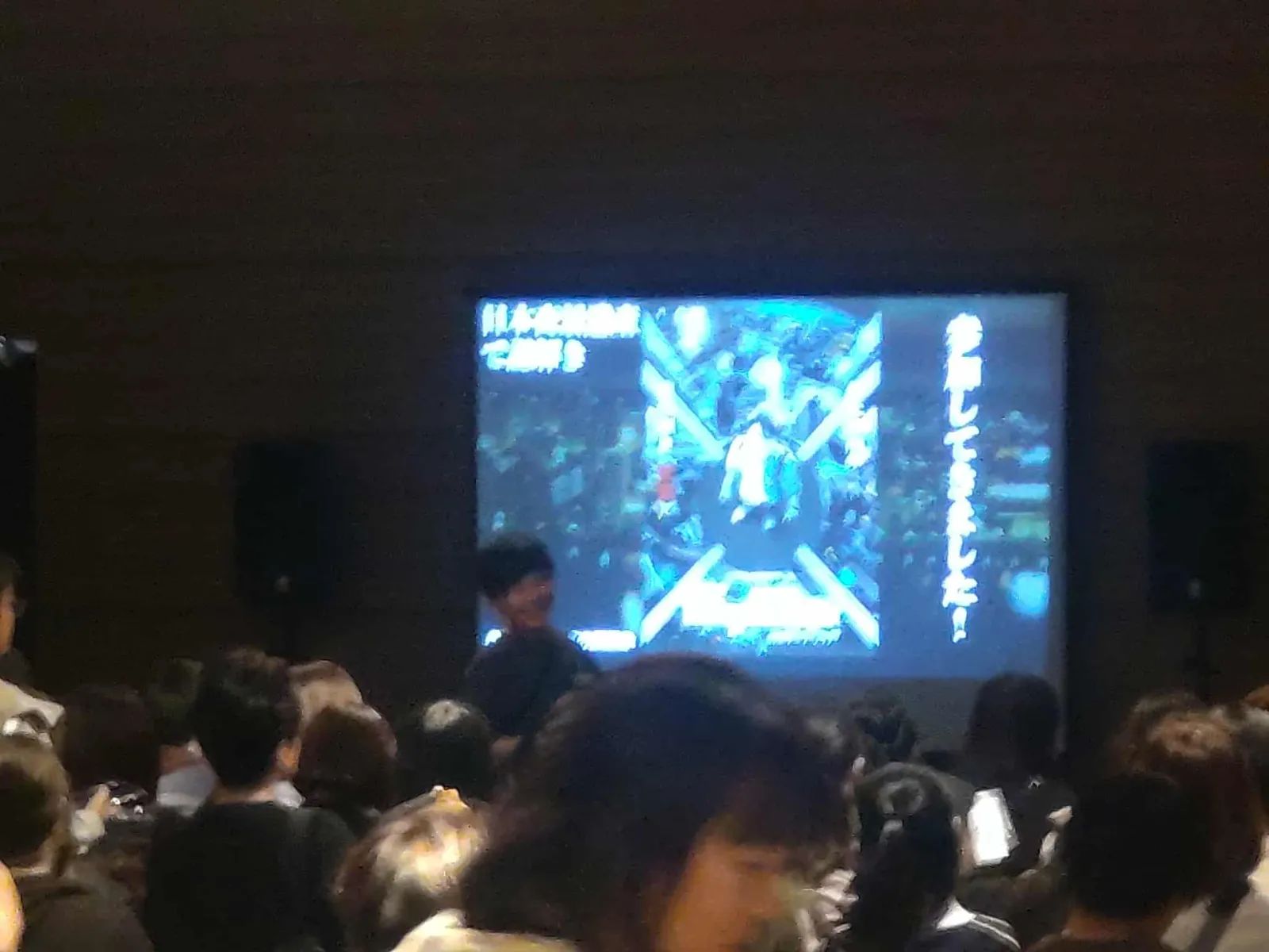 閉ざされた夜の展望台 in メディアシップのナゾ活写真