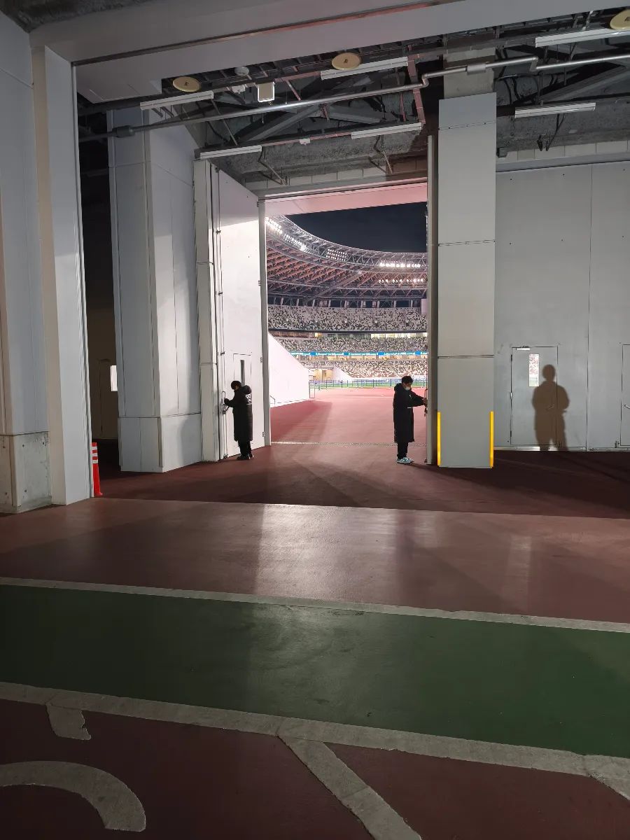 『国立競技場からの脱出』のナゾ活写真